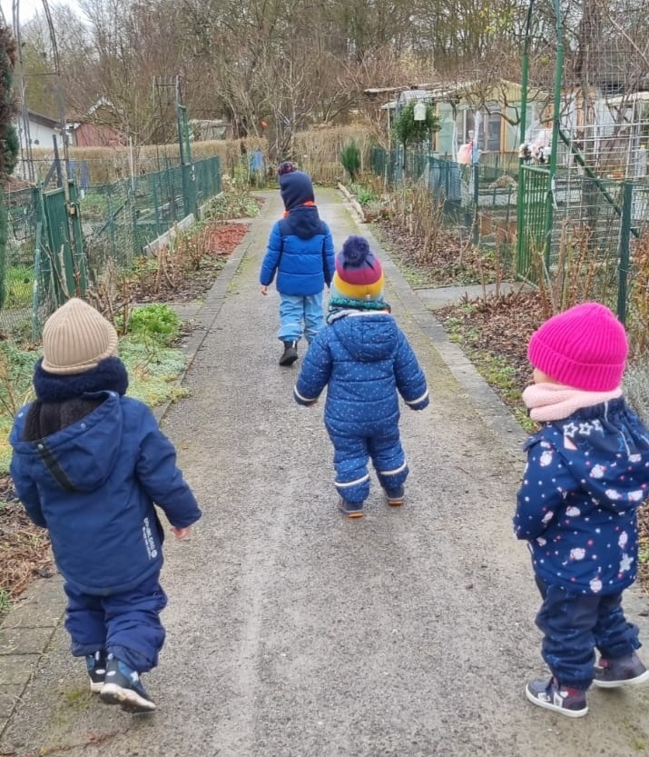 Kinder unterwegs